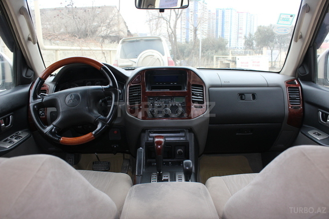 Mitsubishi Pajero 2004, 210,000 km - 2.8 l - Bakı