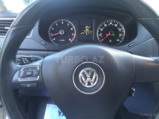 Volkswagen Jetta 2012, 42,000 km - 2.5 l - Bakı