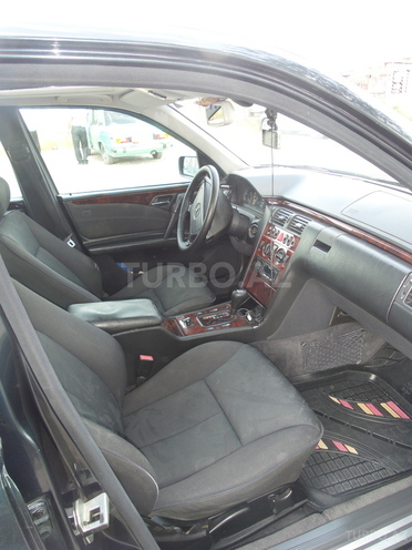 Mercedes E 240 1998, 300,000 km - 2.4 л - Bakı