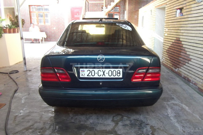 Mercedes E 240 1998, 354,000 km - 2.4 l - Bakı