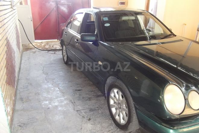 Mercedes E 240 1998, 354,000 km - 2.4 l - Bakı