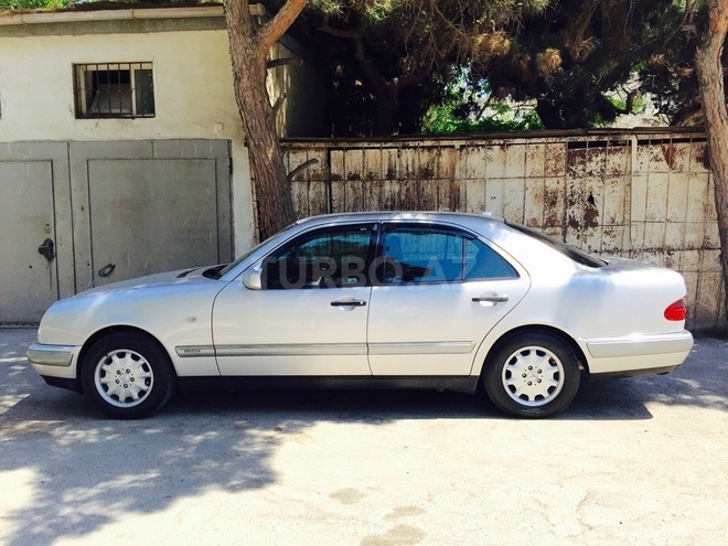 Mercedes E 200 1998, 190,000 km - 2.0 l - Bakı