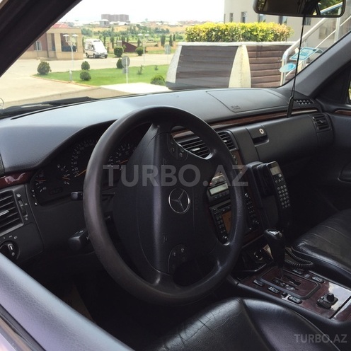 Mercedes E 280 2000, 203,000 km - 2.8 л - Bakı