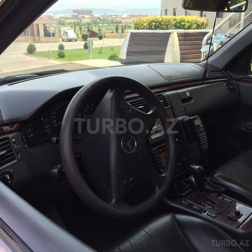 Mercedes E 280 2000, 203,000 km - 2.8 л - Bakı