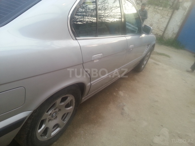 BMW 520 1988, 100,000 km - 2.0 l - Bakı