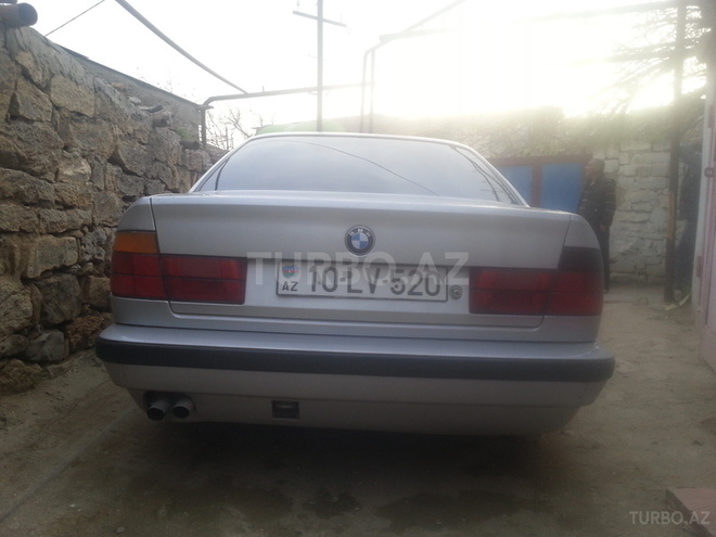 BMW 520 1988, 100,000 km - 2.0 l - Bakı