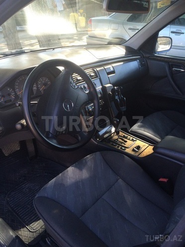 Mercedes E 240 1999, 218,000 km - 2.4 л - Bakı