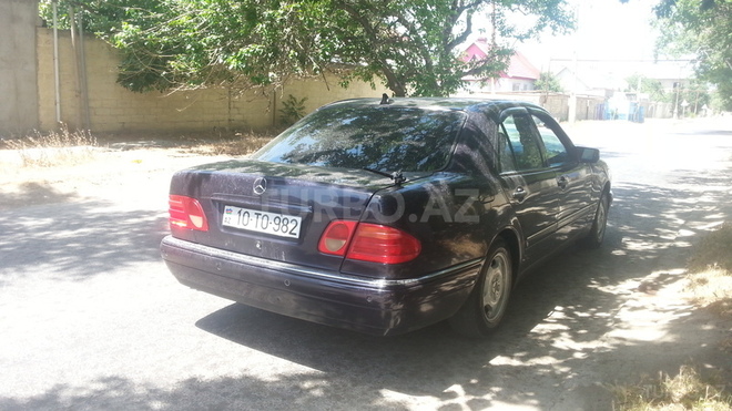 Mercedes E 240 1998, 230,000 km - 2.4 l - Bakı