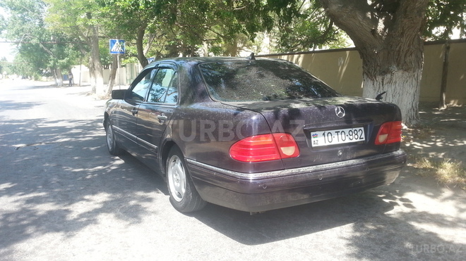 Mercedes E 240 1998, 230,000 km - 2.4 l - Bakı