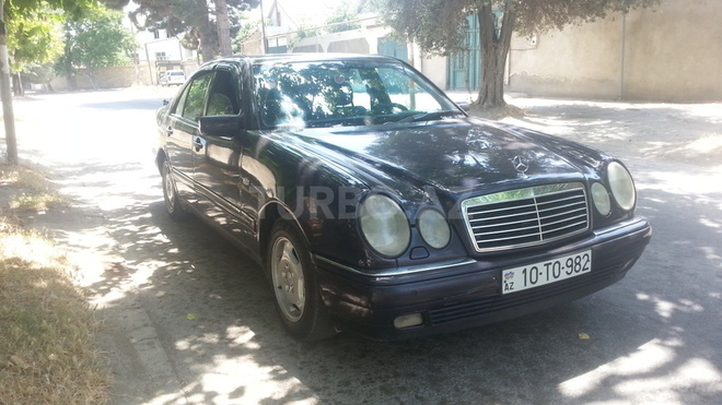 Mercedes E 240 1998, 230,000 km - 2.4 l - Bakı