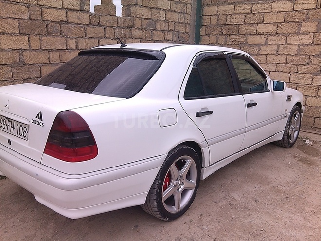 Mercedes C 220 1998, 210,000 km - 2.2 l - Bakı