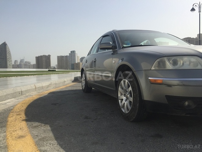 Volkswagen Passat 2004, 209,000 km - 1.8 l - Bakı