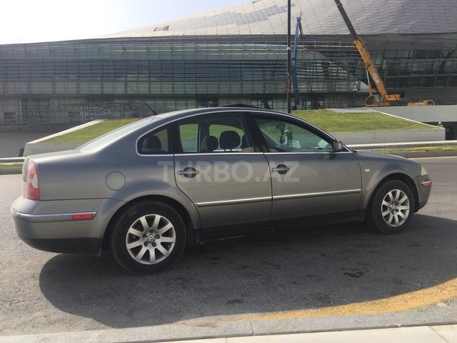 Volkswagen Passat 2004, 209,000 km - 1.8 l - Bakı
