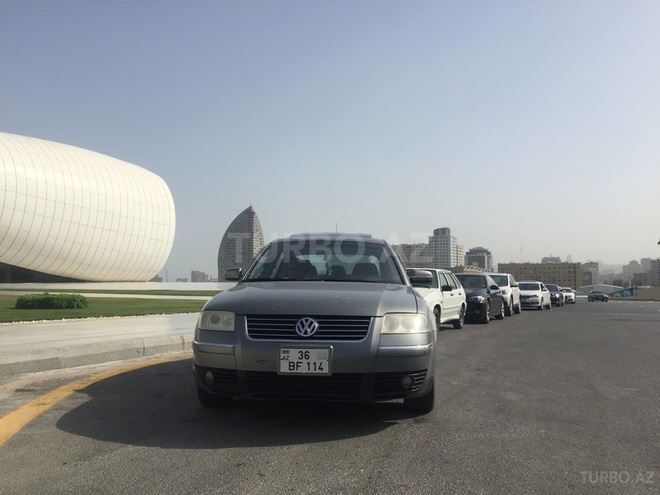 Volkswagen Passat 2004, 209,000 km - 1.8 l - Bakı