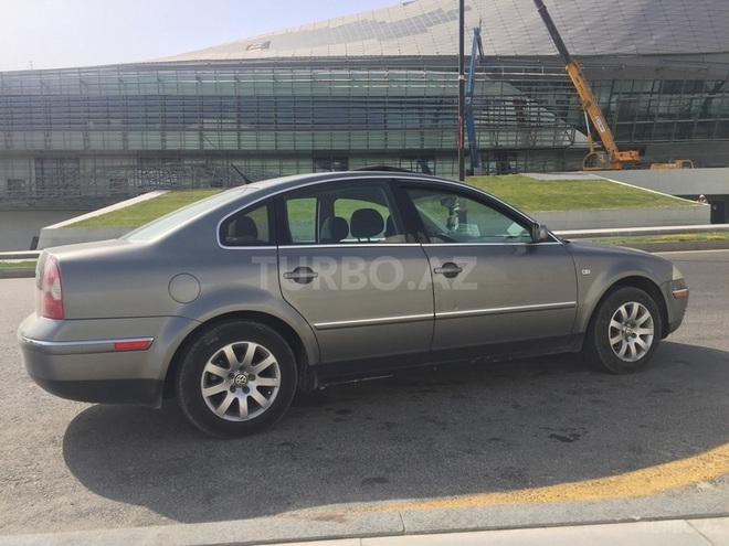 Volkswagen Passat 2004, 209,000 km - 1.8 l - Bakı
