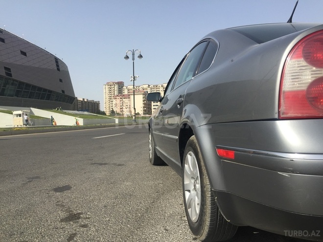 Volkswagen Passat 2004, 209,000 km - 1.8 l - Bakı