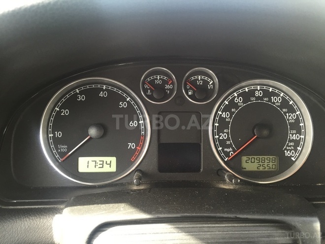 Volkswagen Passat 2004, 209,000 km - 1.8 l - Bakı