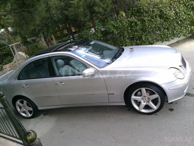 Mercedes E 270 2004, 170,000 km - 2.7 l - Bakı