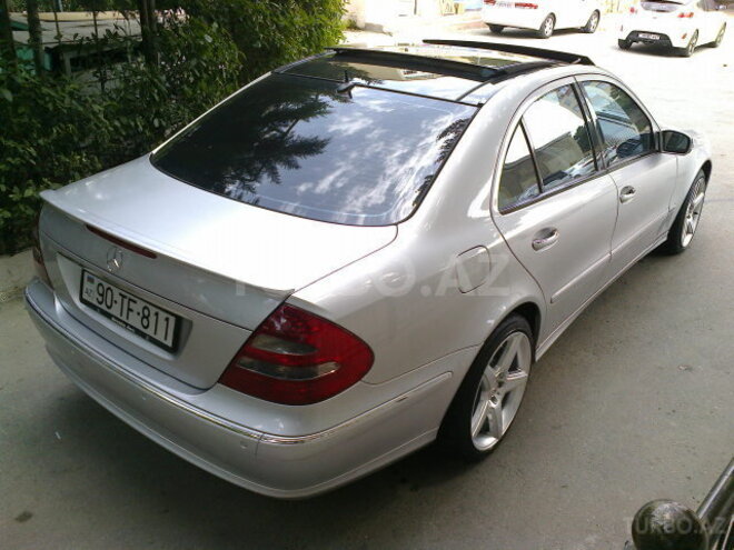 Mercedes E 270 2004, 170,000 km - 2.7 l - Bakı