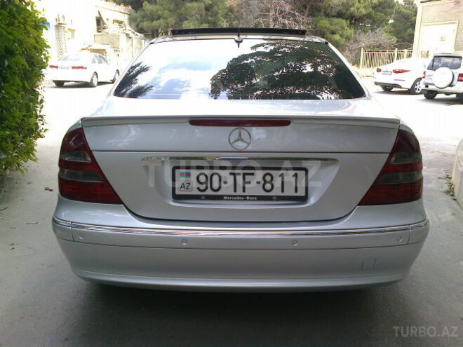 Mercedes E 270 2004, 170,000 km - 2.7 l - Bakı