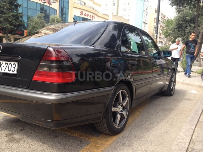 Mercedes C 220 2000, 247,000 km - 2.2 l - Bakı