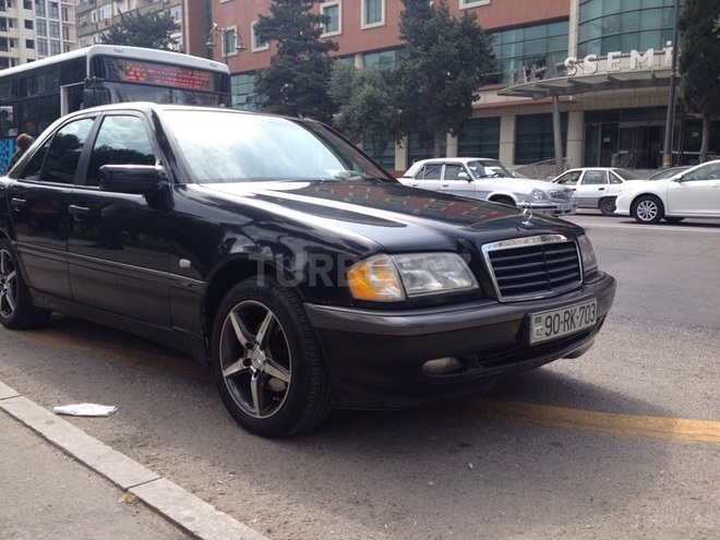 Mercedes C 220 2000, 247,000 km - 2.2 l - Bakı