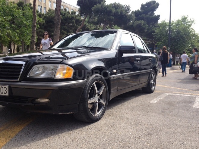 Mercedes C 220 2000, 247,000 km - 2.2 l - Bakı