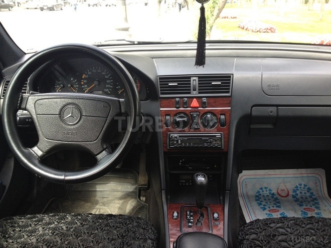 Mercedes C 220 2000, 247,000 km - 2.2 l - Bakı
