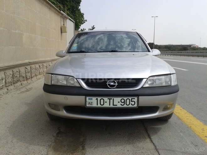 Opel Vectra 1997, 260,000 km - 1.6 l - Bakı