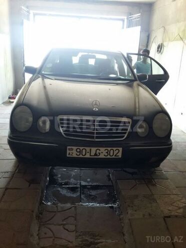 Mercedes E 220 2000, 397,000 km - 2.2 l - Bakı