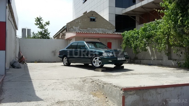 Mercedes C 240 1997, 270,000 km - 2.4 l - Bakı