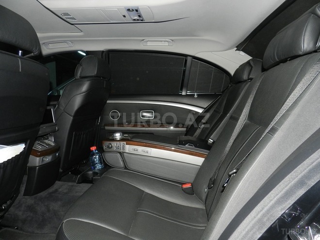 BMW 750 2006, 107,000 km - 4.8 л - Bakı