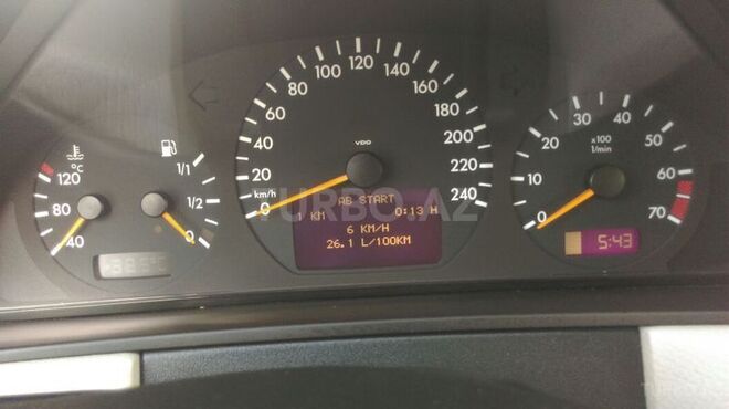 Mercedes E 240 2000, 200,000 km - 2.6 l - Bakı