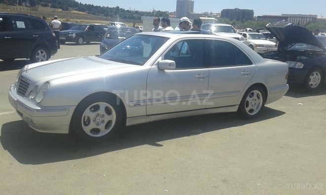 Mercedes E 240 2000, 161,000 km - 2.4 l - Bakı
