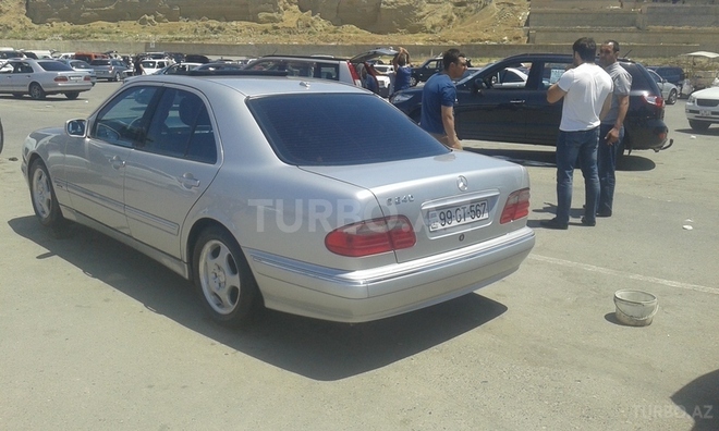 Mercedes E 240 2000, 161,000 km - 2.4 l - Bakı