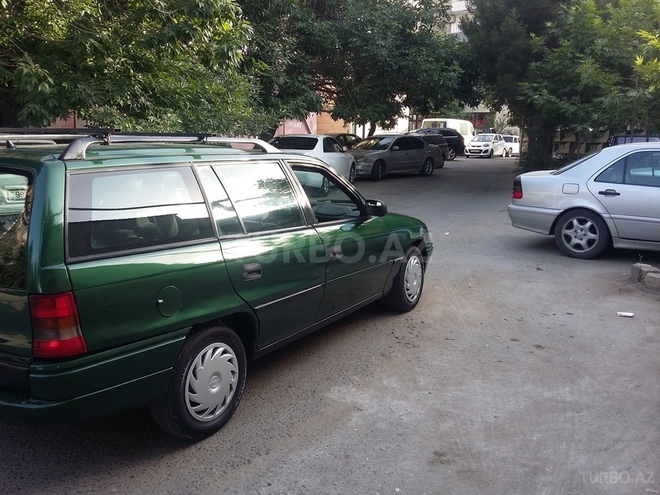 Opel Astra 1997, 267,000 km - 1.6 l - Bakı