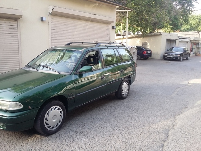 Opel Astra 1997, 267,000 km - 1.6 l - Bakı