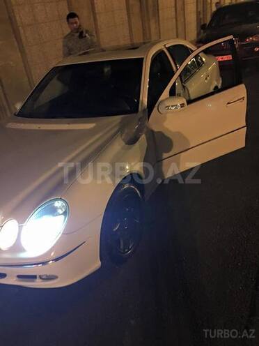 Mercedes E 320 2002, 319,000 km - 3.3 л - Bakı