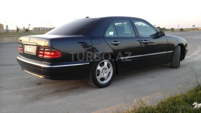 Mercedes E 240 2000, 258,000 km - 2.6 l - Bakı