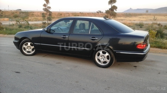 Mercedes E 240 2000, 258,000 km - 2.6 l - Bakı