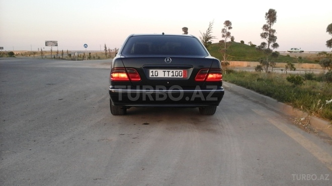 Mercedes E 240 2000, 258,000 km - 2.6 l - Bakı