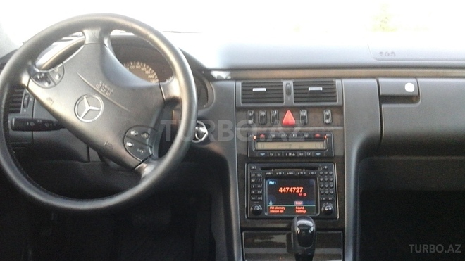 Mercedes E 240 2000, 258,000 km - 2.6 l - Bakı