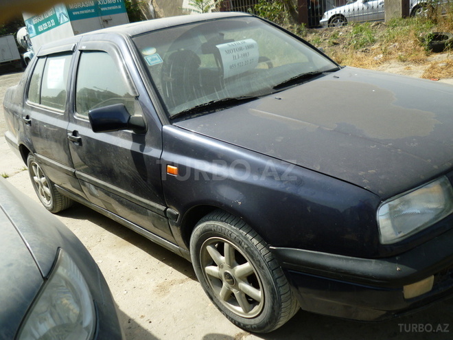 Volkswagen Vento 1993, 250,000 km - 1.8 l - Bakı