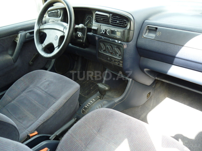 Volkswagen Vento 1993, 250,000 km - 1.8 l - Bakı