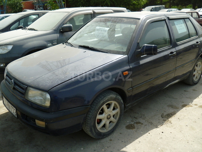 Volkswagen Vento 1993, 250,000 km - 1.8 l - Bakı