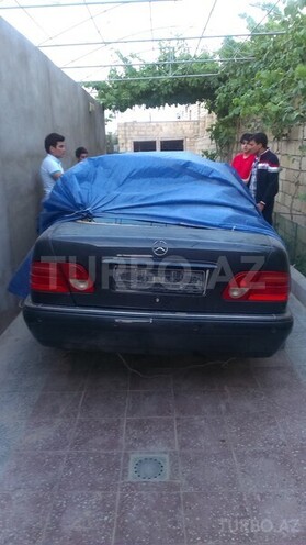 Mercedes E 240 1999, 200,000 km - 2.4 l - Bakı