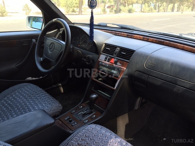 Mercedes C 240 1998, 161,600 km - 2.4 l - Bakı