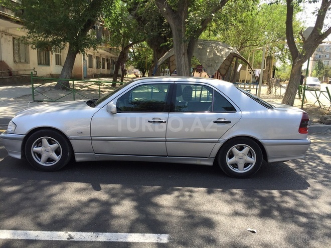 Mercedes C 240 1998, 161,600 km - 2.4 l - Bakı