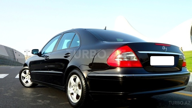 Mercedes E 220 2006, 166,000 km - 2.2 l - Bakı