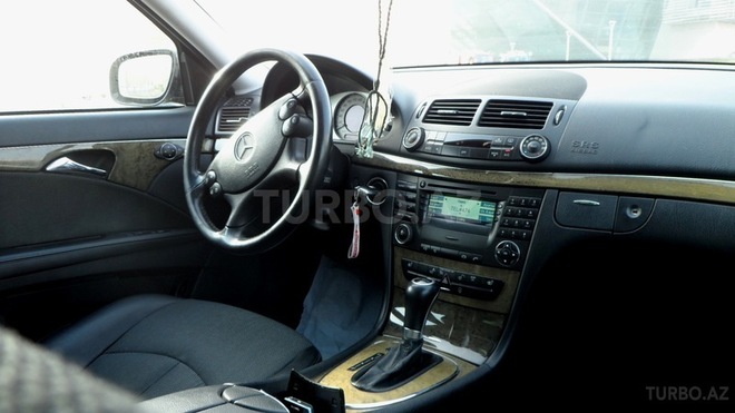 Mercedes E 220 2006, 166,000 km - 2.2 l - Bakı